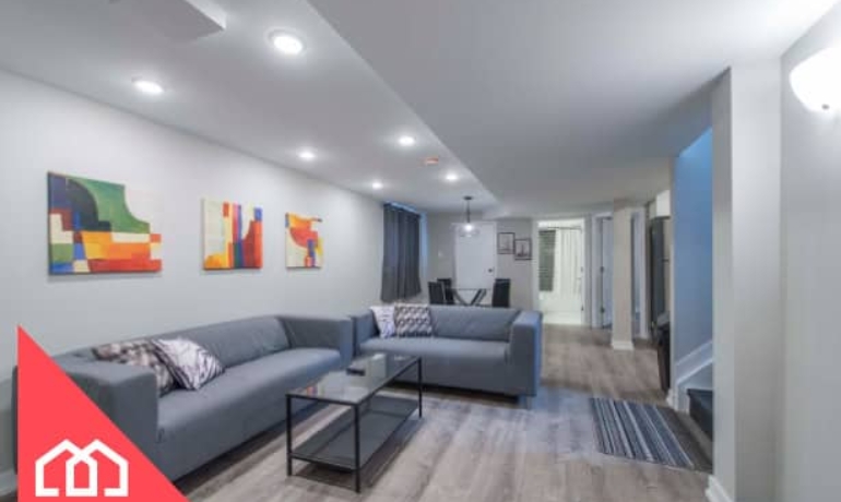 1070 Meadowlands Dr., Unit B, Ottawa, ON K2C 3K9